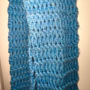 Attractive and Soft Teal Knit Scarf